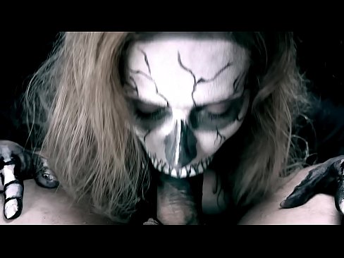 ❤️ Vajzë demonike që thith karin me gojën e saj të zezë dhe gëlltit sperma. ️❌ Video seksi në sq.pornolymp.ru ❤